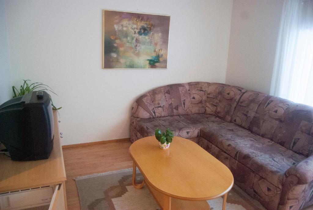 Nette Hotel Parnu Room photo